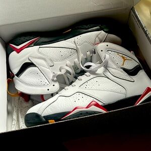 Size 10/5 Color White Black Red white Gold good condition